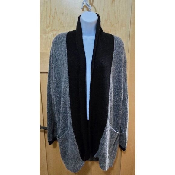 Cozy Oversized Shawl Collar Gray & Black Cardigan Sweater With Pockets For Women - Picture 2 of 8